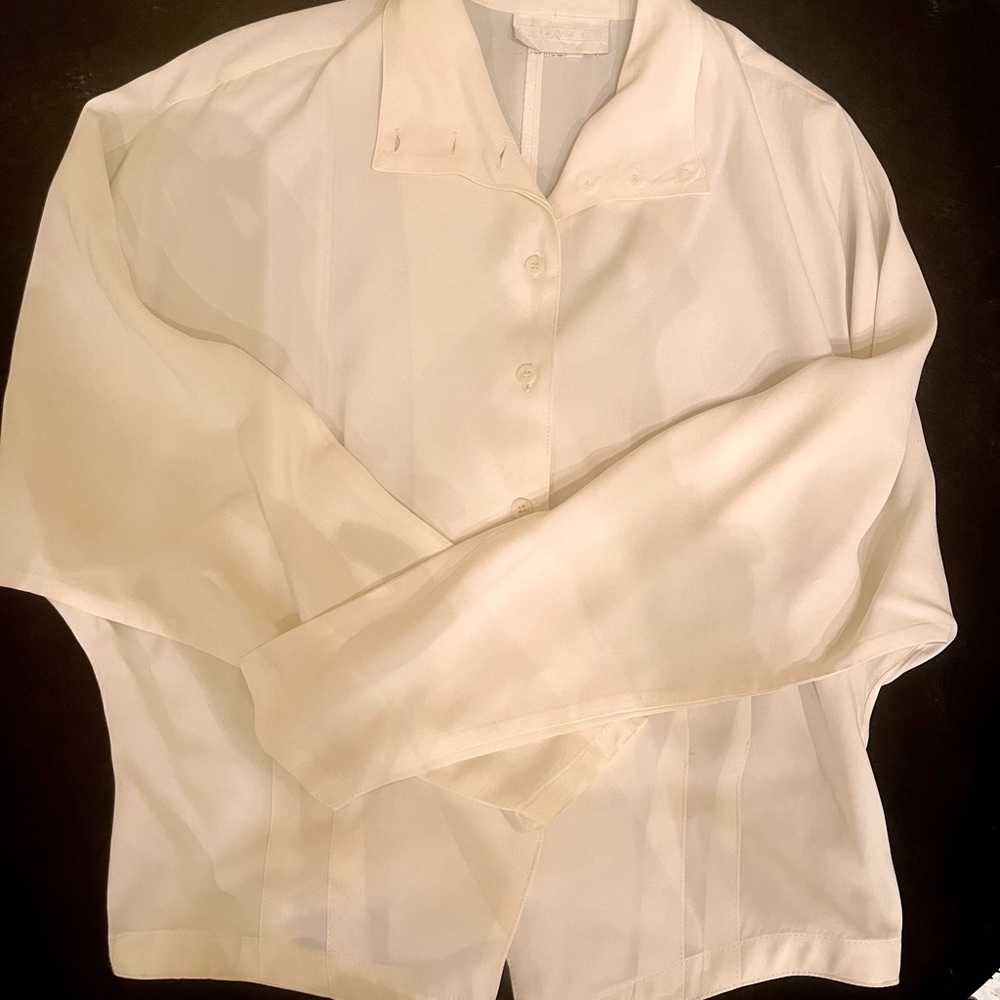 Excellent Condition! Vintage L Bates Cream Blouse, Size Medium